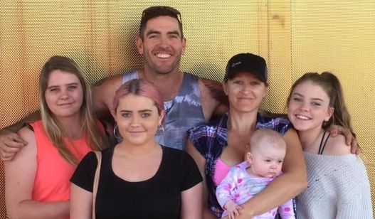 Jody Lowe and family \u2014 the people behind Average AF